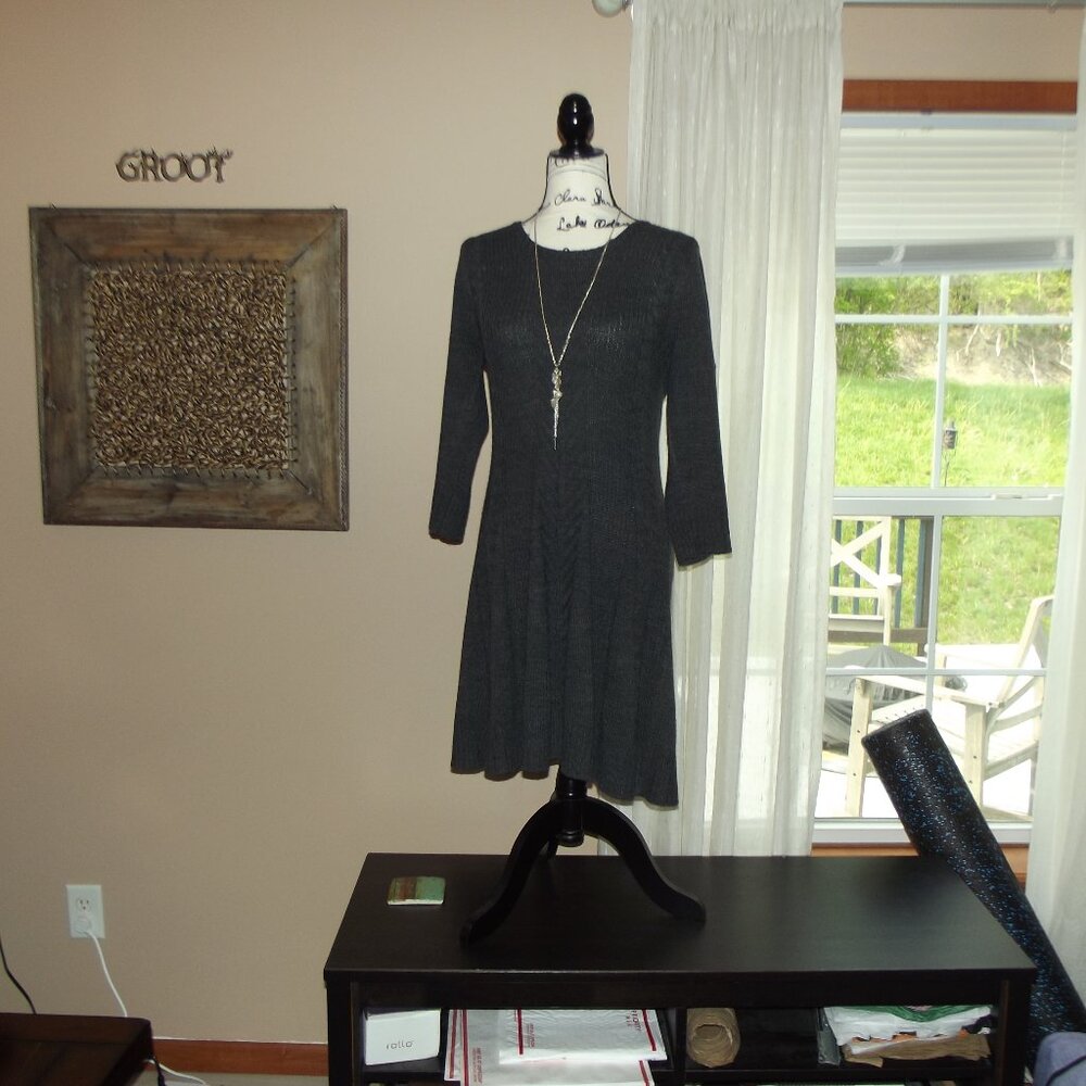 4/$20 EUC Very Comfty Sweater Dress Size L; PtP 19"